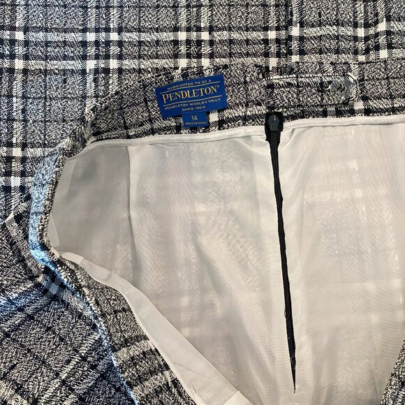 Pendelton Woolen Mills (since 1863) Skirt 100% Virgin wool (Outside) with Lining - Picture 4 of 5